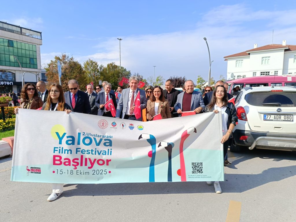 Başkan Kenan Engin Festival Kortejinde Yer Aldı