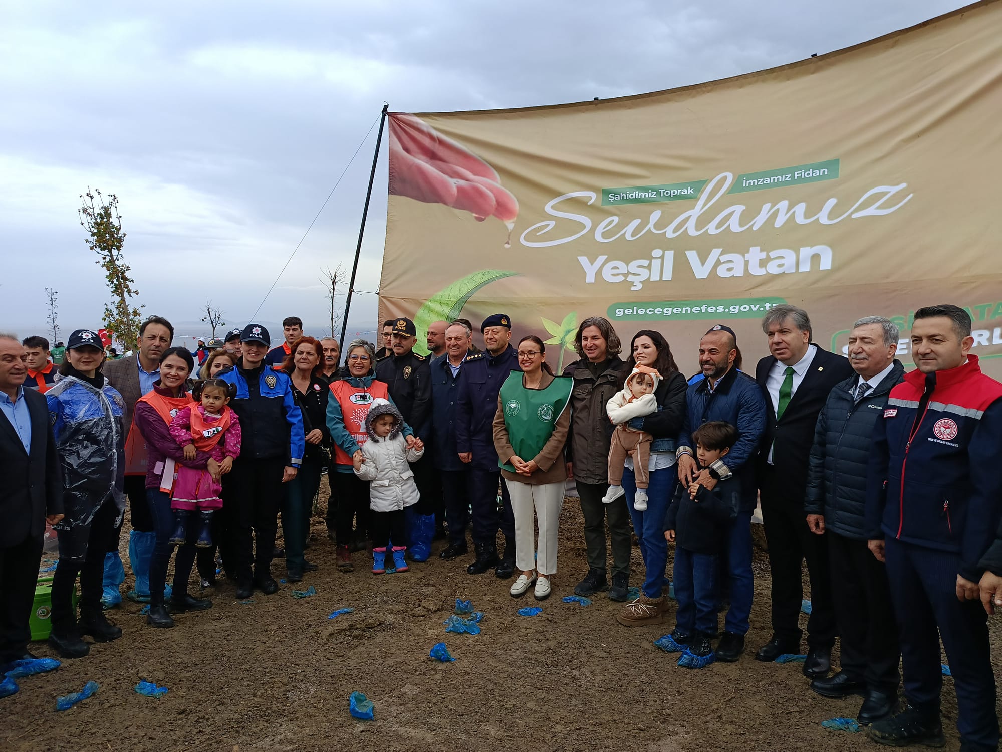 Sevdamız Yeşil Vatan: Yalova Üniversitesi’nde Fidanlar Toprakla Buluştu