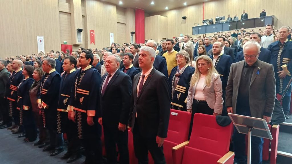 Yalova Üniversitesi 2025–2026 Akademik Yılı Açılış Töreni Gerçekleştirildi